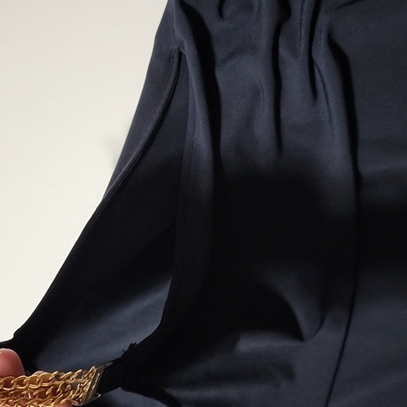 Michael Kors Cold Shoulder With Gold Chain Strap. 3/4 Sleeves. Size L - Picture 10 of 14